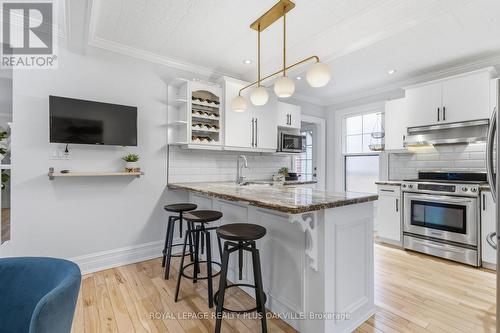 1161 Lockhart Road, Burlington, ON - Indoor Photo Showing Kitchen With Upgraded Kitchen