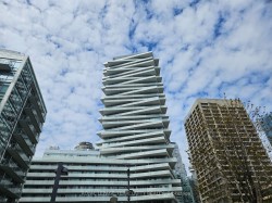 918-15 Queens Quay E Toronto, ON M5E 0C5