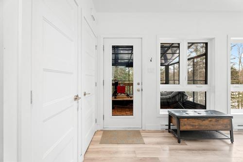Hall d'entrée/Vestibule - 7 Av. Du Parc, Gore, QC - Indoor Photo Showing Other Room