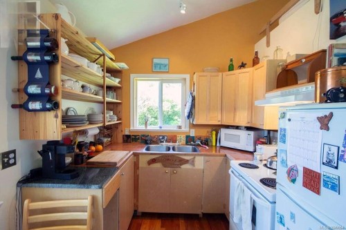 326 Grappler Inlet, Bamfield, BC 