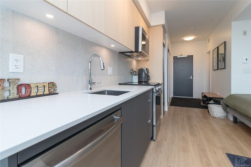 616-1115 Johnson St, Victoria, BC - Indoor Photo Showing Kitchen With Upgraded Kitchen