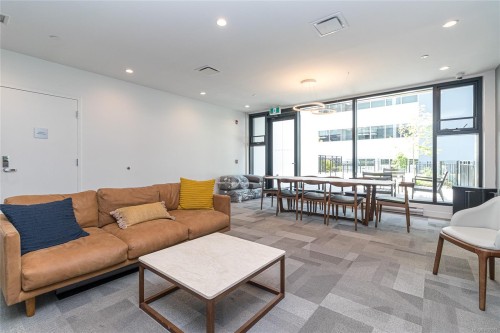616-1115 Johnson St, Victoria, BC - Indoor Photo Showing Living Room