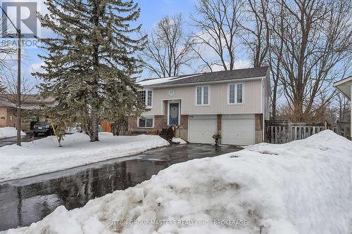 156 Pruyn Crescent, Loyalist (Bath), ON - Outdoor With Facade