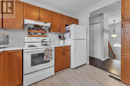 156 Pruyn Crescent, Loyalist (Bath), ON - Indoor Photo Showing Kitchen