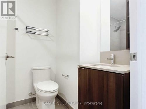 1807 - 1000 Portage Parkway, Vaughan, ON - Indoor Photo Showing Bathroom