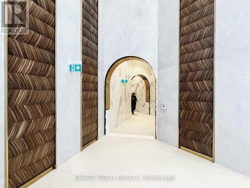 1807 - 1000 Portage Parkway, Vaughan, ON - 