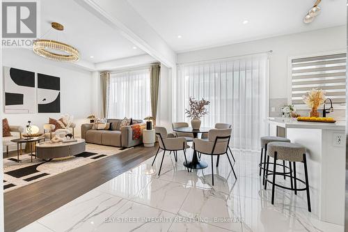 118 Milky Way Drive, Richmond Hill, ON - Indoor Photo Showing Other Room