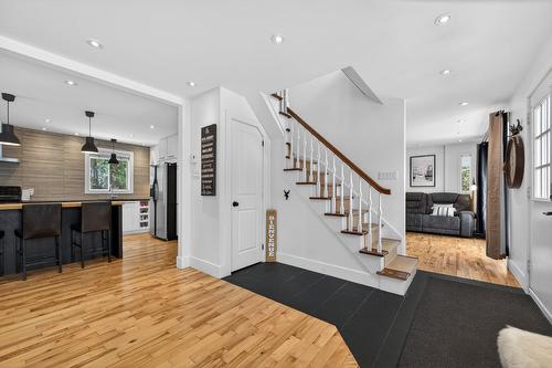 Hall d'entrée/Vestibule - 1050 Rue Notre-Dame, Saint-Césaire, QC - Indoor