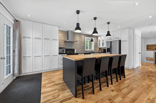 Cuisine - 1050 Rue Notre-Dame, Saint-Césaire, QC - Indoor Photo Showing Kitchen With Upgraded Kitchen