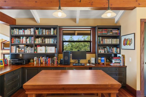 730 Treetops Spur, Sidney Island, BC 