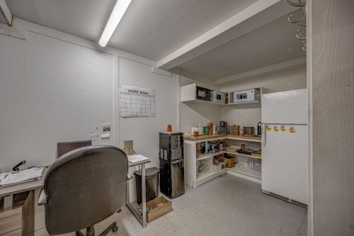 Kitchenette - 145  - 147 Rue De St-Faustin, Saint-Jérôme, QC - Indoor Photo Showing Office