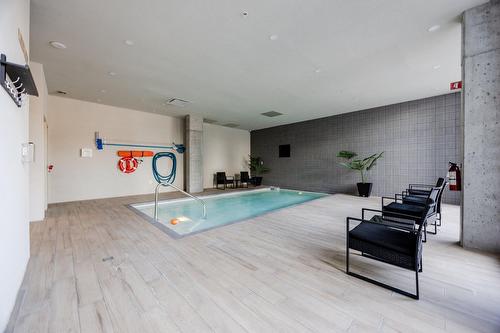 Pool - 407-7070 Boul. Newman, Montréal (Lasalle), QC - Indoor Photo Showing Other Room With In Ground Pool