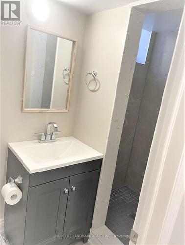 #Bsmt - 7 Mango Drive, Toronto, ON - Indoor Photo Showing Bathroom