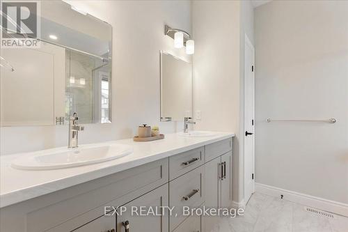 30 Raycroft Drive, Belleville (Thurlow Ward), ON - Indoor Photo Showing Bathroom