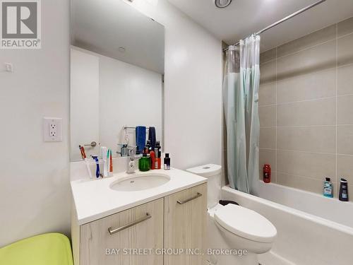 1303 - 65 Mutual Street, Toronto, ON - Indoor Photo Showing Bathroom