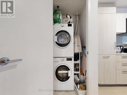 1303 - 65 Mutual Street, Toronto, ON - Indoor Photo Showing Laundry Room