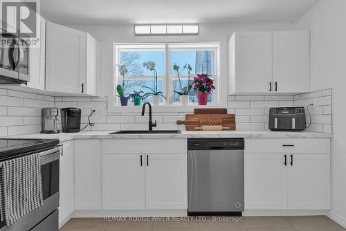 76 Princess Street, Quinte West (Trenton Ward), ON - Indoor Photo Showing Kitchen