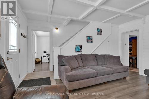 76 Princess Street, Quinte West (Trenton Ward), ON - Indoor Photo Showing Living Room
