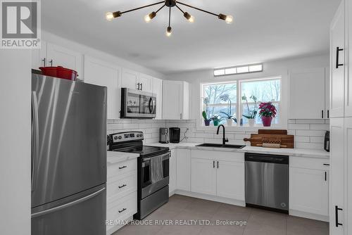 76 Princess Street, Quinte West (Trenton Ward), ON - Indoor Photo Showing Kitchen