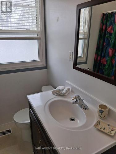 1502 Beckworth Avenue, London East (East D), ON - Indoor Photo Showing Bathroom