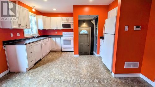 1502 BECKWORTH AVENUE  London East (East D), ON N5V 2K7