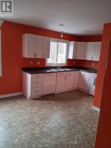 1502 Beckworth Avenue, London East (East D), ON - Indoor Photo Showing Kitchen With Double Sink