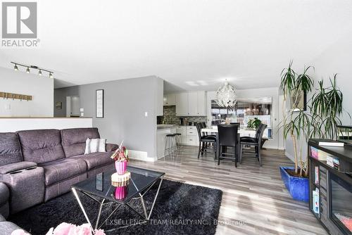 103 St. George Street W, North Glengarry, ON - Indoor Photo Showing Living Room