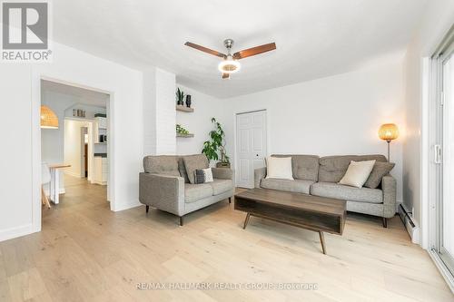 324 Montfort Street, Ottawa, ON - Indoor Photo Showing Living Room