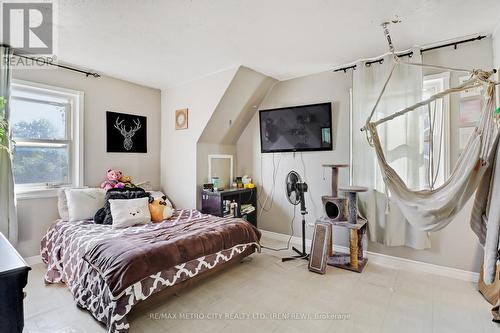 362-370 Baldwin Street, Renfrew, ON - Indoor Photo Showing Bedroom