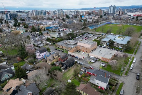 2017 Cameron St, Victoria, BC 