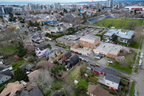 2017 Cameron St, Victoria, BC 