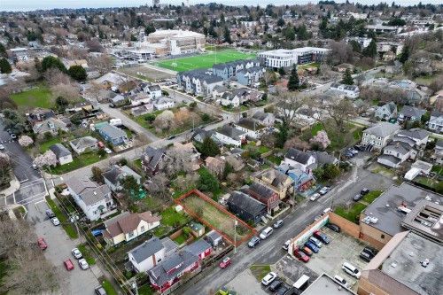 2017 Cameron St, Victoria, BC 