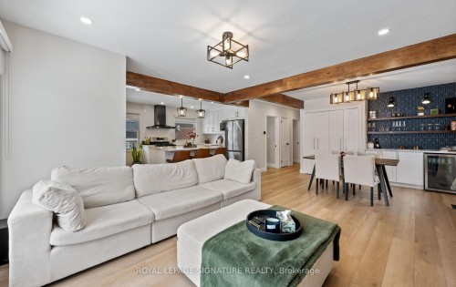 357 Rossland Road E, Oshawa, ON - Indoor Photo Showing Living Room
