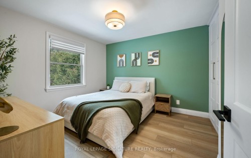 357 Rossland Road E, Oshawa, ON - Indoor Photo Showing Bedroom