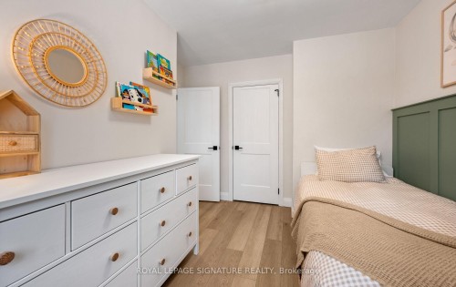 357 Rossland Road E, Oshawa, ON - Indoor Photo Showing Bedroom