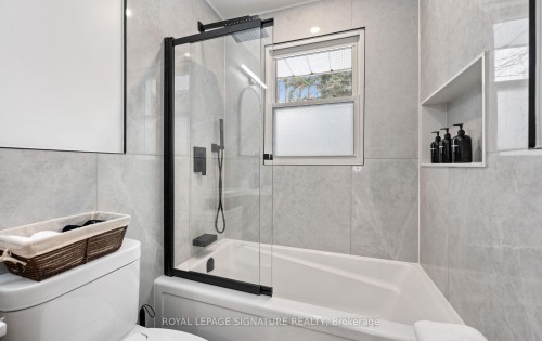 357 Rossland Road E, Oshawa, ON - Indoor Photo Showing Bathroom