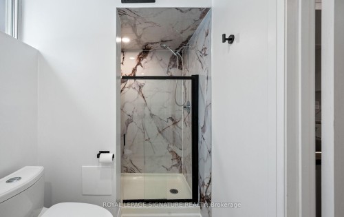 357 Rossland Road E, Oshawa, ON - Indoor Photo Showing Bathroom