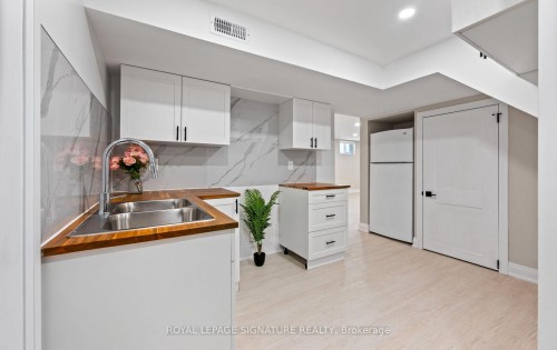357 Rossland Road E, Oshawa, ON - Indoor Photo Showing Kitchen With Double Sink
