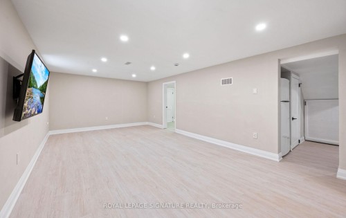 357 Rossland Road E, Oshawa, ON - Indoor