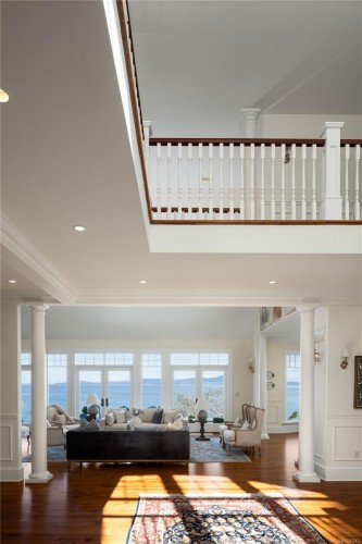 2600 Queenswood Dr, Saanich, BC 