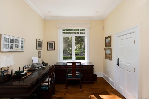 2600 Queenswood Dr, Saanich, BC 