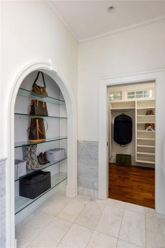 2600 Queenswood Dr, Saanich, BC 