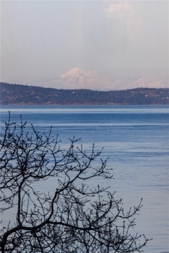 2600 Queenswood Dr, Saanich, BC 