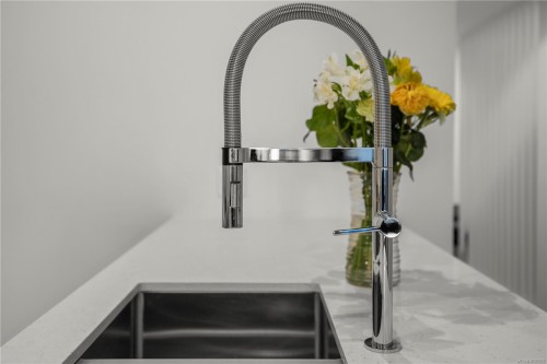 402-430 Parry St, Victoria, BC - Indoor Photo Showing Kitchen