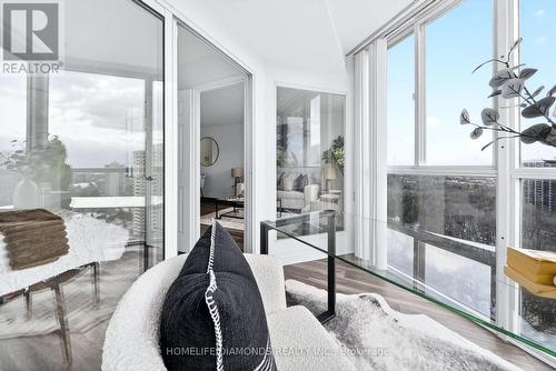 2002 - 5 Concorde Place, Toronto, ON -  Photo Showing Other Room