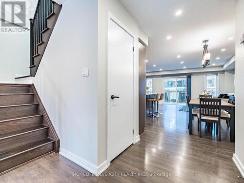 98 Crafter Crescent, Hamilton, ON - Indoor Photo Showing Other Room