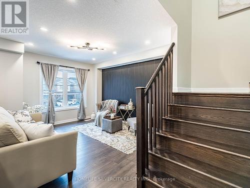 98 Crafter Crescent, Hamilton, ON - Indoor Photo Showing Other Room