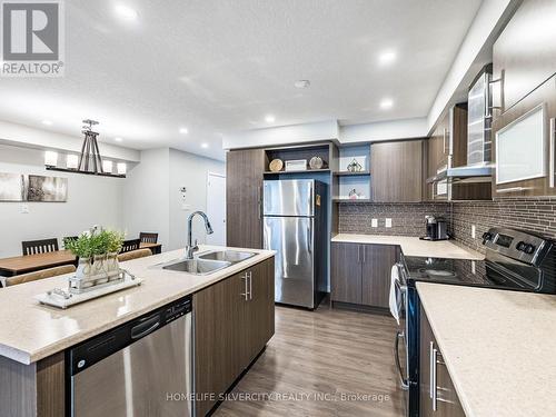 98 Crafter Crescent, Hamilton, ON - Indoor Photo Showing Kitchen With Stainless Steel Kitchen With Double Sink With Upgraded Kitchen
