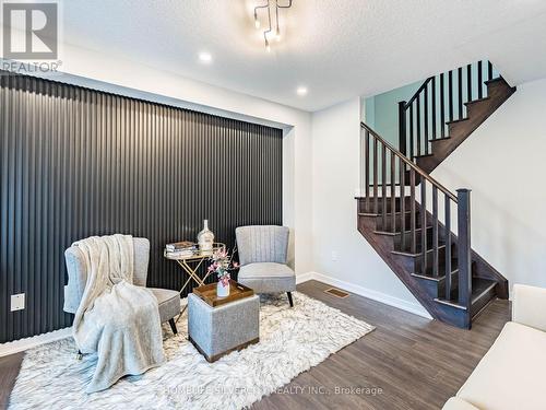 98 Crafter Crescent, Hamilton, ON - Indoor Photo Showing Other Room