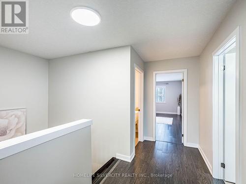 98 Crafter Crescent, Hamilton, ON - Indoor Photo Showing Other Room